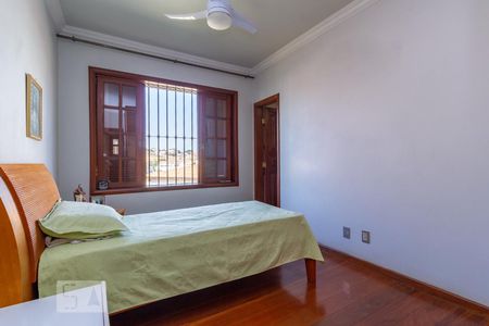 Apartamento à venda com 240m², 3 quartos e 2 vagas Apartamento à venda com 240m², 3 quartos e 2 vagasSuíte2