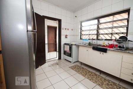 Casa à venda com 170m², 4 quartos e 4 vagas Casa à venda com 170m², 4 quartos e 4 vagasCozinha