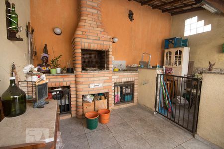 Casa à venda com 170m², 4 quartos e 4 vagas Casa à venda com 170m², 4 quartos e 4 vagasChurrasqueira