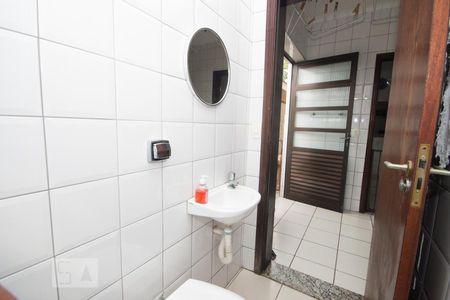 Casa à venda com 170m², 4 quartos e 4 vagas