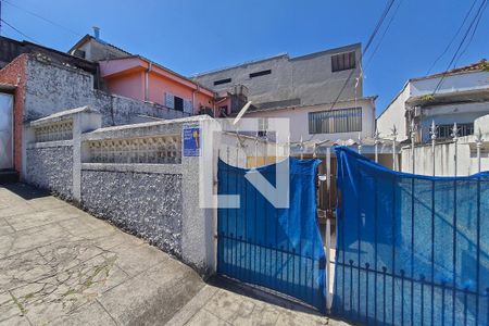 Casa à venda com 116m², 3 quartos e 2 vagas Casa à venda com 116m², 3 quartos e 2 vagasFachada