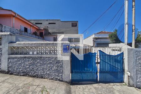 Casa à venda com 116m², 3 quartos e 2 vagas Casa à venda com 116m², 3 quartos e 2 vagasFachada