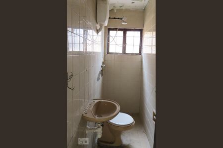 Casa à venda com 300m², 3 quartos e 4 vagasBanheiro de Serviço