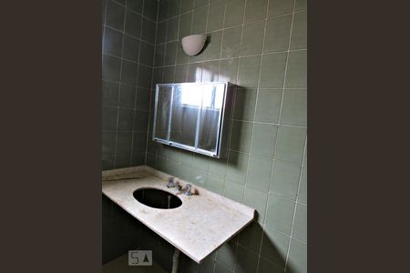 Casa à venda com 300m², 3 quartos e 4 vagasDetalhe do Banheiro da Suite 1