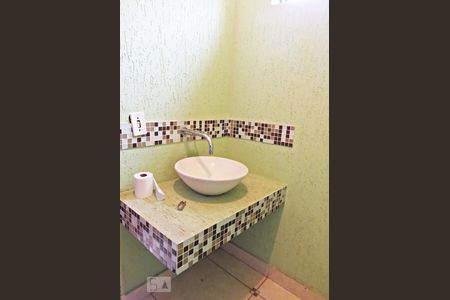 Casa à venda com 300m², 3 quartos e 4 vagasLavabo