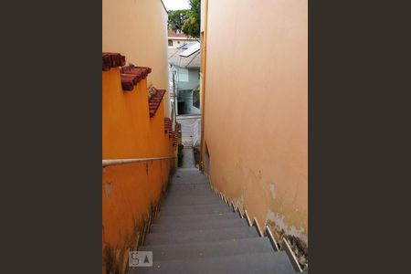 Casa à venda com 300m², 3 quartos e 4 vagasEscada