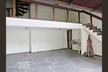 Casa à venda com 300m², 3 quartos e 4 vagasGaragem