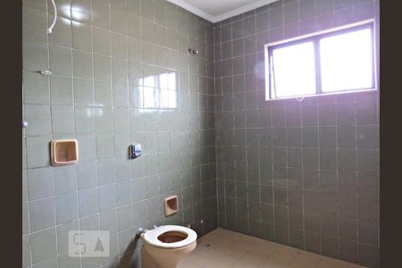 Casa à venda com 300m², 3 quartos e 4 vagasDetalhe do Banheiro da Suite 1