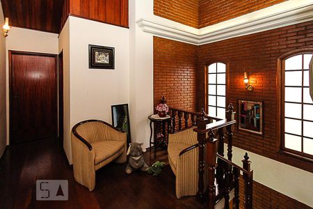 Casa à venda com 286m², 5 quartos e 8 vagas Casa à venda com 286m², 5 quartos e 8 vagasHall