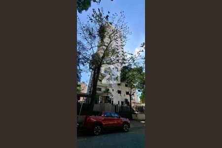 Apartamento à venda com 263m², 3 quartos e 1 vaga Apartamento à venda com 263m², 3 quartos e 1 vagaFachada