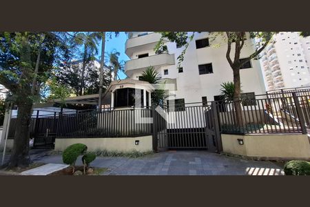 Apartamento à venda com 263m², 3 quartos e 1 vaga Apartamento à venda com 263m², 3 quartos e 1 vagaFachada