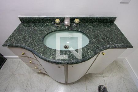 Apartamento à venda com 263m², 3 quartos e 1 vaga Apartamento à venda com 263m², 3 quartos e 1 vagaBanheiro do quarto 2