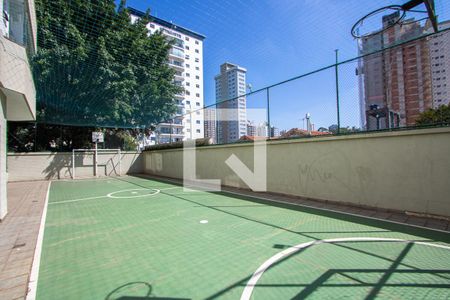Apartamento à venda com 263m², 3 quartos e 1 vaga Apartamento à venda com 263m², 3 quartos e 1 vagaÁrea comum - Quadra esportiva