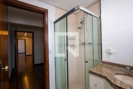 Apartamento à venda com 263m², 3 quartos e 1 vaga Apartamento à venda com 263m², 3 quartos e 1 vagaBanheiro do quarto 3