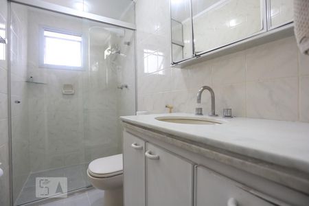 Banheiro Social de apartamento para alugar com 2 quartos, 63m² em Caxingui, São Paulo