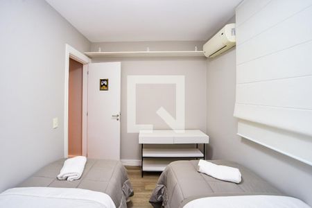 Quarto de apartamento para alugar com 2 quartos, 70m² em Passo da Areia, Porto Alegre