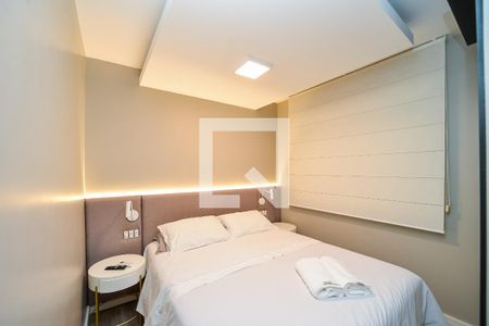 Suíte de apartamento para alugar com 2 quartos, 70m² em Passo da Areia, Porto Alegre