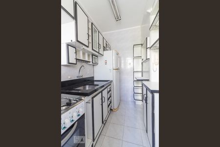 Cozinha de apartamento para alugar com 1 quarto, 35m² em Passo D’areia, Porto Alegre
