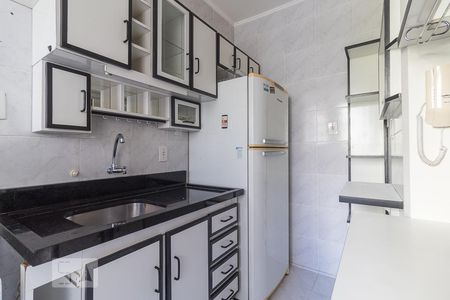 Cozinha de apartamento para alugar com 1 quarto, 35m² em Passo D’areia, Porto Alegre