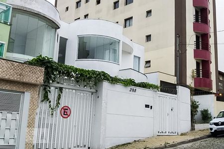 Casa à venda com 647m², 3 quartos e 7 vagasFachada