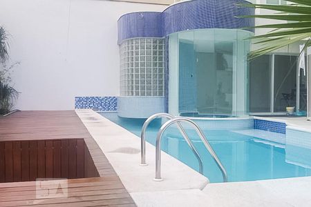 Casa à venda com 647m², 3 quartos e 7 vagasQuintal