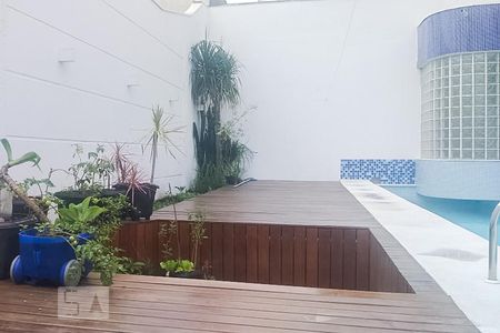 Casa à venda com 647m², 3 quartos e 7 vagasQuintal