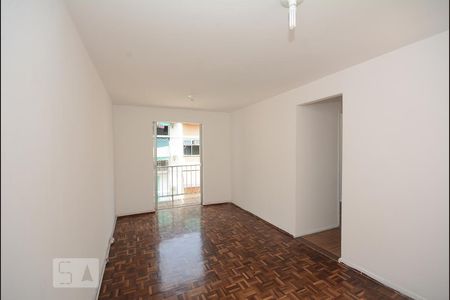 Sala de apartamento para alugar com 2 quartos, 70m² em Taquara, Rio de Janeiro