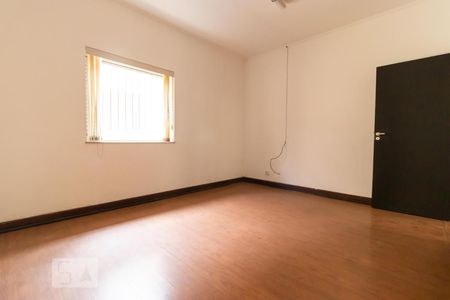 Casa à venda com 200m², 3 quartos e 3 vagasSuíte