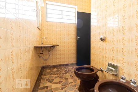 Casa à venda com 200m², 3 quartos e 3 vagasBanheiro da Suíte