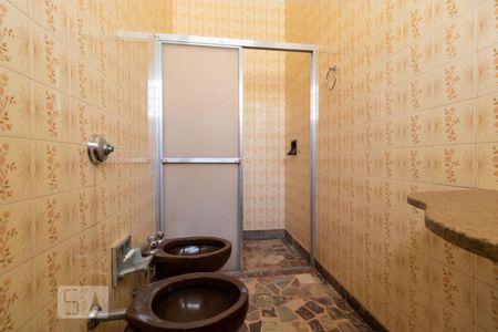 Casa à venda com 200m², 3 quartos e 3 vagasBanheiro da Suíte