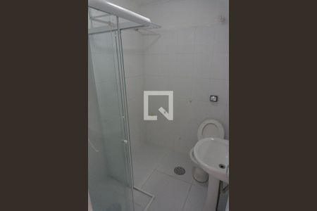 Banheiro  de kitnet/studio para alugar com 1 quarto, 30m² em Centro, São Paulo