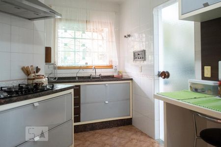 Casa à venda com 230m², 4 quartos e 4 vagasCOZINHA