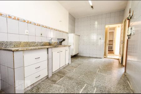 Casa à venda com 180m², 4 quartos e 2 vagas Casa à venda com 180m², 4 quartos e 2 vagasCozinha