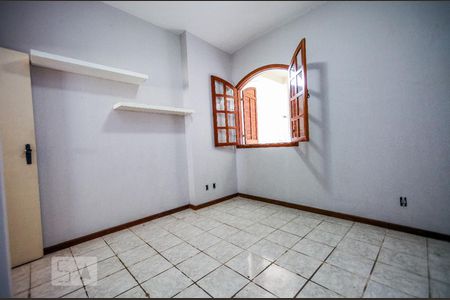 Casa à venda com 180m², 4 quartos e 2 vagas Casa à venda com 180m², 4 quartos e 2 vagasQuarto 2