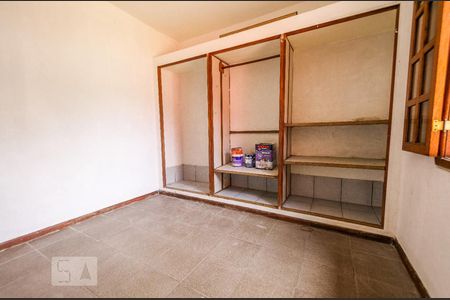 Casa à venda com 180m², 4 quartos e 2 vagas Casa à venda com 180m², 4 quartos e 2 vagasDepósito