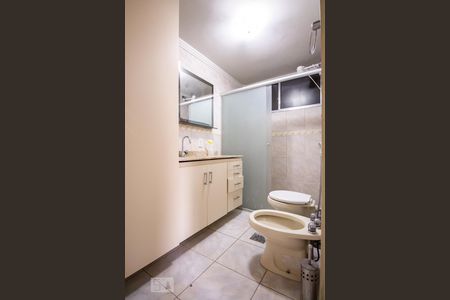 Banheiro de apartamento à venda com 2 quartos, 97m² em Vila Buarque, São Paulo