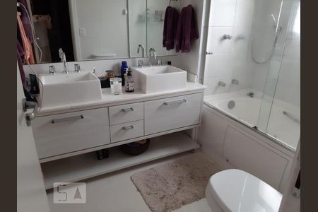 Apartamento para alugar com 171m², 3 quartos e 3 vagas Apartamento para alugar com 171m², 3 quartos e 3 vagassuite