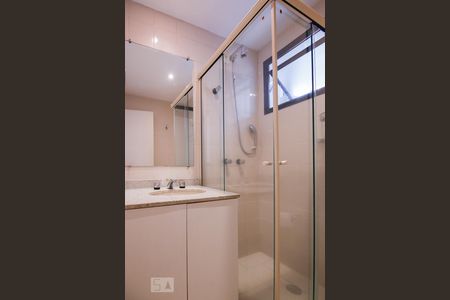 Apartamento à venda com 64m², 2 quartos e 1 vaga Apartamento à venda com 64m², 2 quartos e 1 vagaBanheiro Social