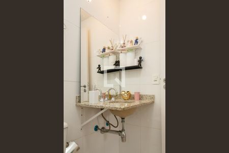 Apartamento à venda com 70m², 2 quartos e 1 vaga Apartamento à venda com 70m², 2 quartos e 1 vagaBanheiro da suíte