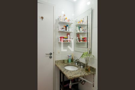 Apartamento à venda com 70m², 2 quartos e 1 vaga Apartamento à venda com 70m², 2 quartos e 1 vagaBanheiro