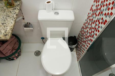 Apartamento à venda com 70m², 2 quartos e 1 vaga Apartamento à venda com 70m², 2 quartos e 1 vagaBanheiro