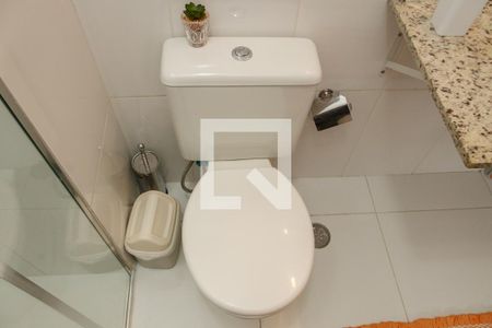 Apartamento à venda com 70m², 2 quartos e 1 vaga Apartamento à venda com 70m², 2 quartos e 1 vagaBanheiro da suíte