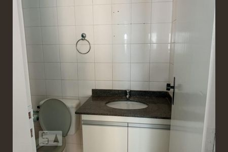 Banheiro de apartamento à venda com 2 quartos, 55m² em Jaguaribe, Osasco