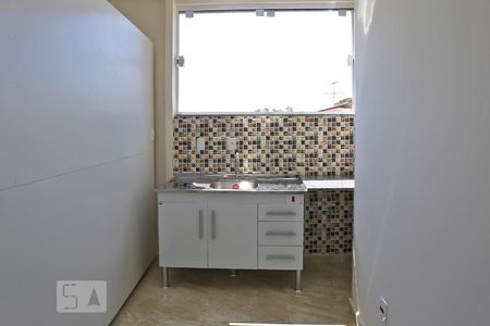 Cozinha de kitnet/studio para alugar com 1 quarto, 22m² em Vila Progredior, São Paulo