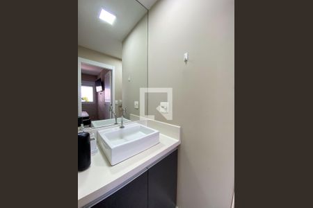 Banheiro Social de apartamento para alugar com 1 quarto, 57m² em Jardim Novo Santo Amaro, São Paulo