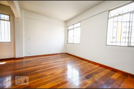Sala de apartamento para alugar com 3 quartos, 96m² em Sagrada Família, Belo Horizonte