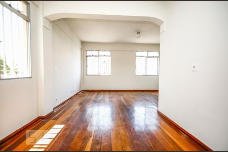 Sala de apartamento para alugar com 3 quartos, 96m² em Sagrada Família, Belo Horizonte