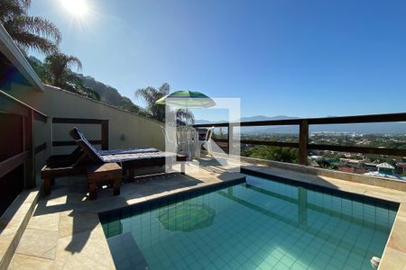 Casa para alugar com 180m², 2 quartos e 3 vagas Casa para alugar com 180m², 2 quartos e 3 vagasPiscina