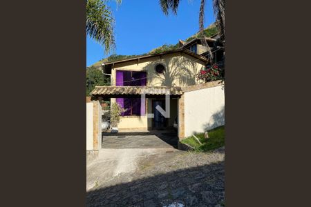 Casa para alugar com 180m², 2 quartos e 3 vagas Casa para alugar com 180m², 2 quartos e 3 vagasFachada