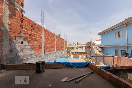 Vista da sala de casa à venda com 2 quartos, 150m² em Jardim das Camélias, São Paulo